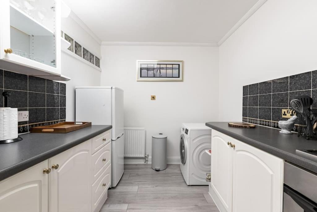 One Bedroom Duplex Apartment Located In Cowley. Oxford Exteriér fotografie
